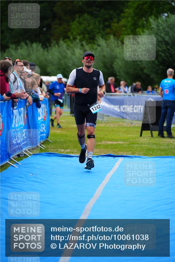 30.08.2026 - Elbe Triathlon Hamburg LAZAROV Photography http://msf.ph/oto/10061038 30.08.2026 11:43:22 Ziel 1242, 1255, 1390 meine-sportfotos.de