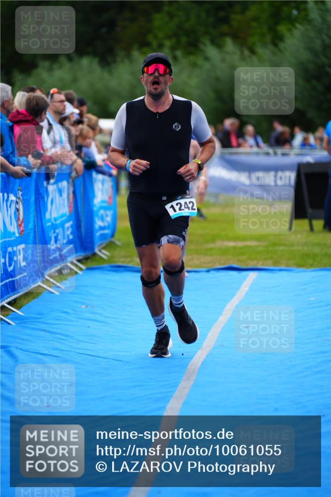 30.08.2026 - Elbe Triathlon Hamburg LAZAROV Photography http://msf.ph/oto/10061055 30.08.2026 11:43:23 Ziel 1242, 1390 meine-sportfotos.de