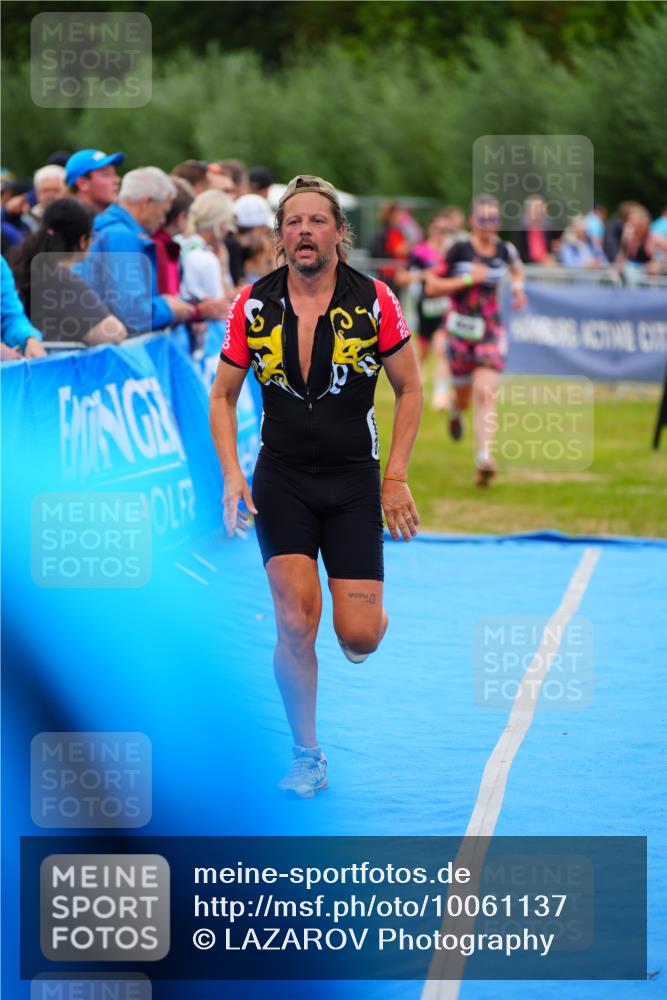 30.08.2026 - Elbe Triathlon Hamburg LAZAROV Photography http://msf.ph/oto/10061137 30.08.2026 11:43:45 Ziel 816, 847, 908, 1273, 1434 meine-sportfotos.de