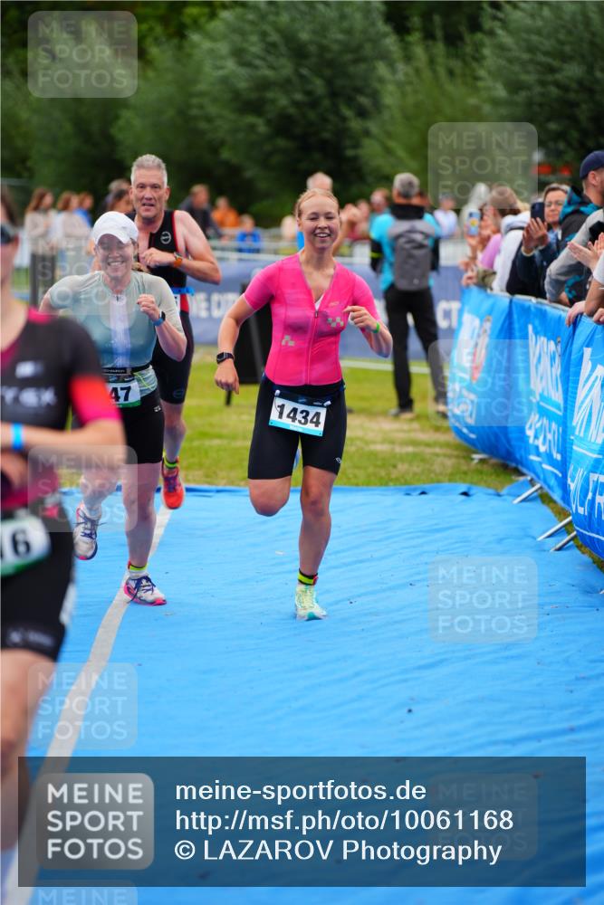 30.08.2026 - Elbe Triathlon Hamburg LAZAROV Photography http://msf.ph/oto/10061168 30.08.2026 11:43:53 Ziel 816, 847, 1345, 1353, 1434 meine-sportfotos.de