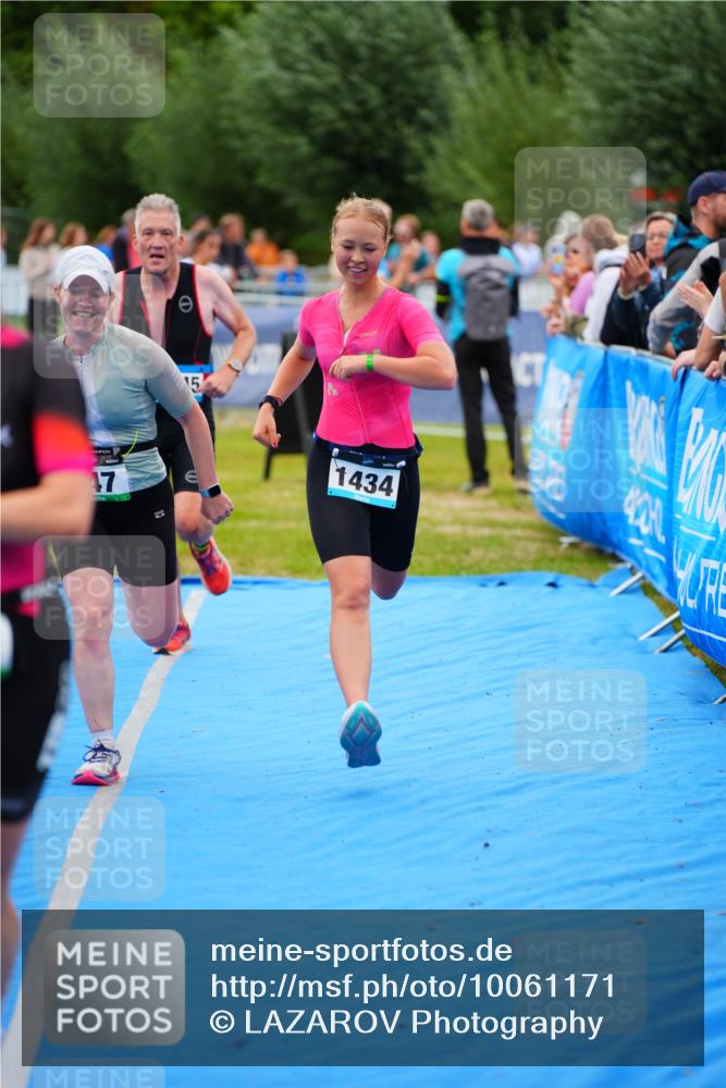 30.08.2026 - Elbe Triathlon Hamburg LAZAROV Photography http://msf.ph/oto/10061171 30.08.2026 11:43:53 Ziel 816, 847, 1345, 1353, 1434 meine-sportfotos.de
