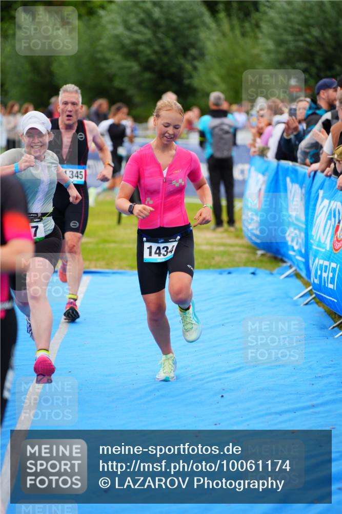 30.08.2026 - Elbe Triathlon Hamburg LAZAROV Photography http://msf.ph/oto/10061174 30.08.2026 11:43:53 Ziel 816, 847, 1345, 1353, 1434 meine-sportfotos.de
