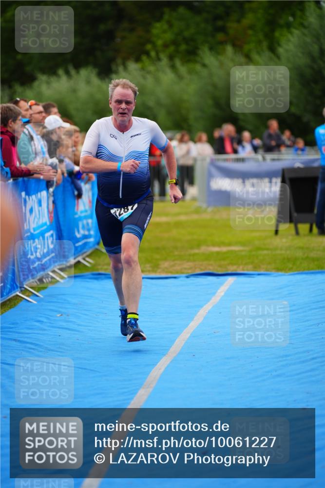 30.08.2026 - Elbe Triathlon Hamburg LAZAROV Photography http://msf.ph/oto/10061227 30.08.2026 11:44:08 Ziel 1227, 1287 meine-sportfotos.de