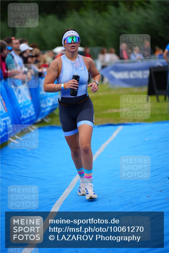 30.08.2026 - Elbe Triathlon Hamburg LAZAROV Photography http://msf.ph/oto/10061270 30.08.2026 11:44:21 Ziel 808, 875, 1239 meine-sportfotos.de