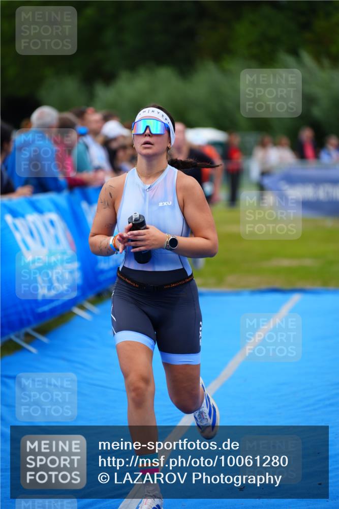 30.08.2026 - Elbe Triathlon Hamburg LAZAROV Photography http://msf.ph/oto/10061280 30.08.2026 11:44:22 Ziel 808, 875, 1239 meine-sportfotos.de