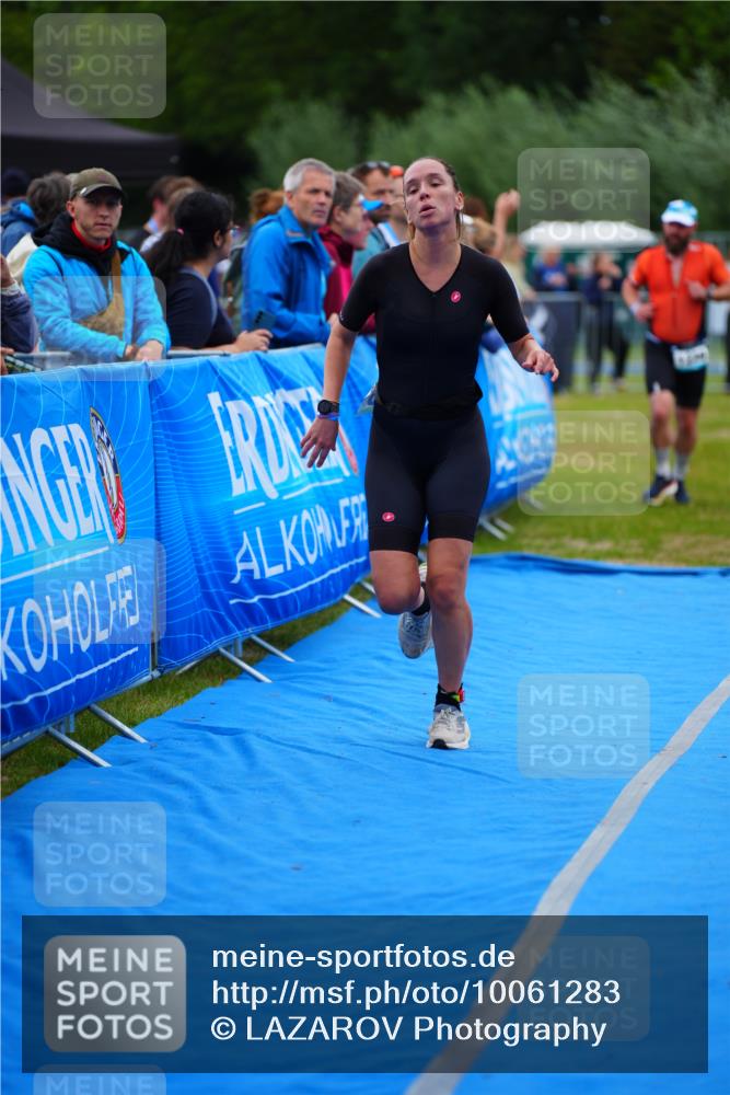 30.08.2026 - Elbe Triathlon Hamburg LAZAROV Photography http://msf.ph/oto/10061283 30.08.2026 11:44:24 Ziel 808, 875, 1239 meine-sportfotos.de