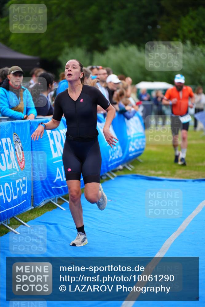 30.08.2026 - Elbe Triathlon Hamburg LAZAROV Photography http://msf.ph/oto/10061290 30.08.2026 11:44:24 Ziel 808, 875, 1239 meine-sportfotos.de
