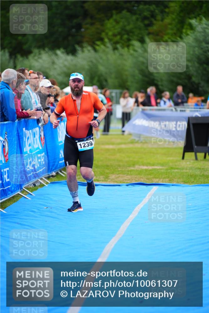 30.08.2026 - Elbe Triathlon Hamburg LAZAROV Photography http://msf.ph/oto/10061307 30.08.2026 11:44:27 Ziel 875, 1154, 1239 meine-sportfotos.de