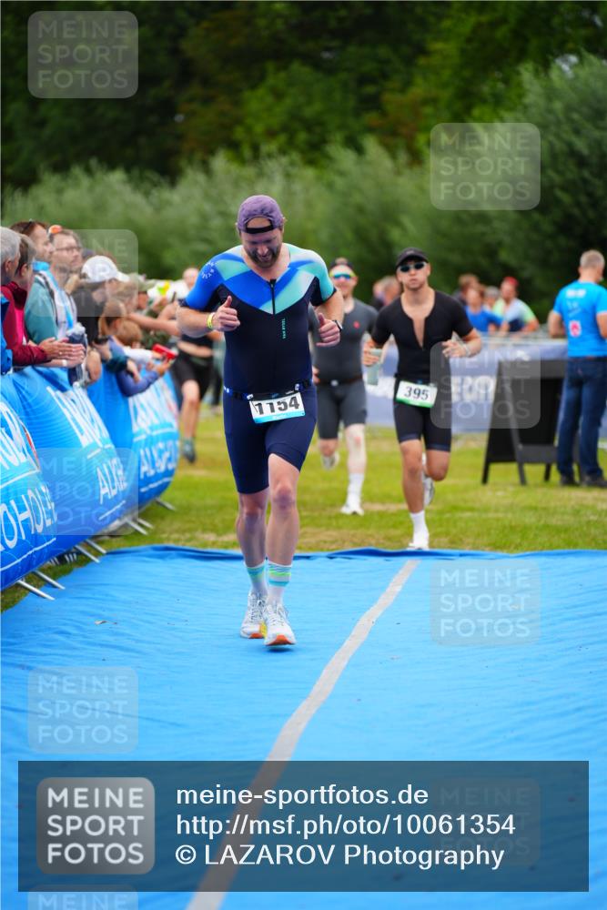 30.08.2026 - Elbe Triathlon Hamburg LAZAROV Photography http://msf.ph/oto/10061354 30.08.2026 11:44:34 Ziel 395, 862, 1154, 1161, 1384 meine-sportfotos.de