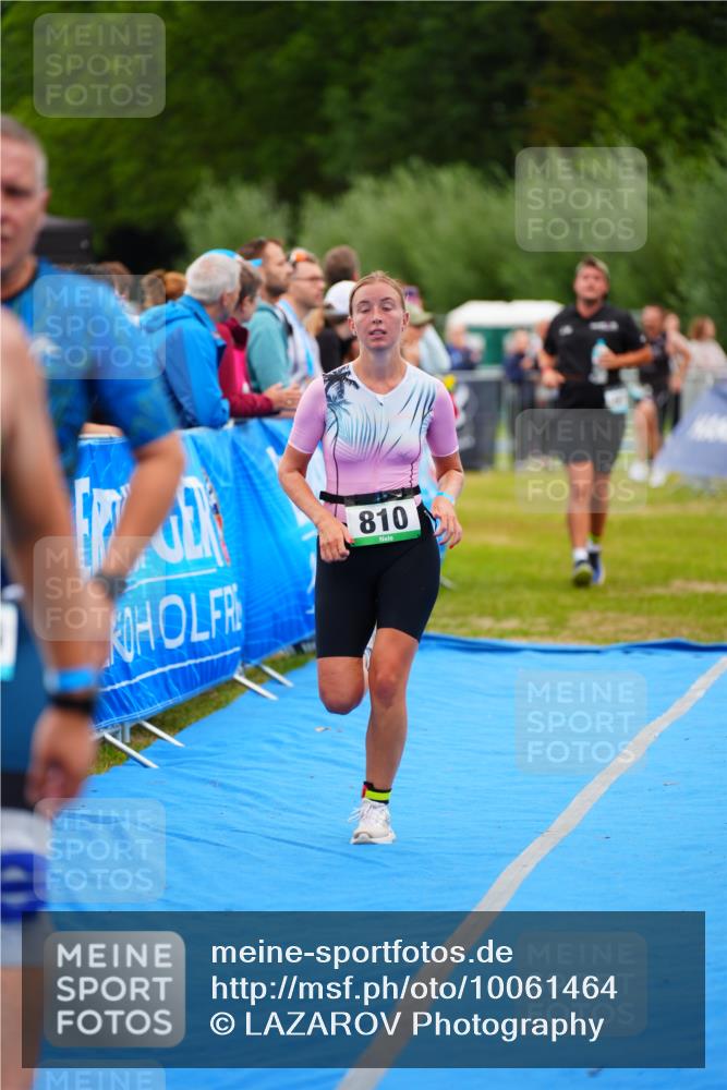 30.08.2026 - Elbe Triathlon Hamburg LAZAROV Photography http://msf.ph/oto/10061464 30.08.2026 11:44:51 Ziel 810, 1082, 1258, 1326 meine-sportfotos.de
