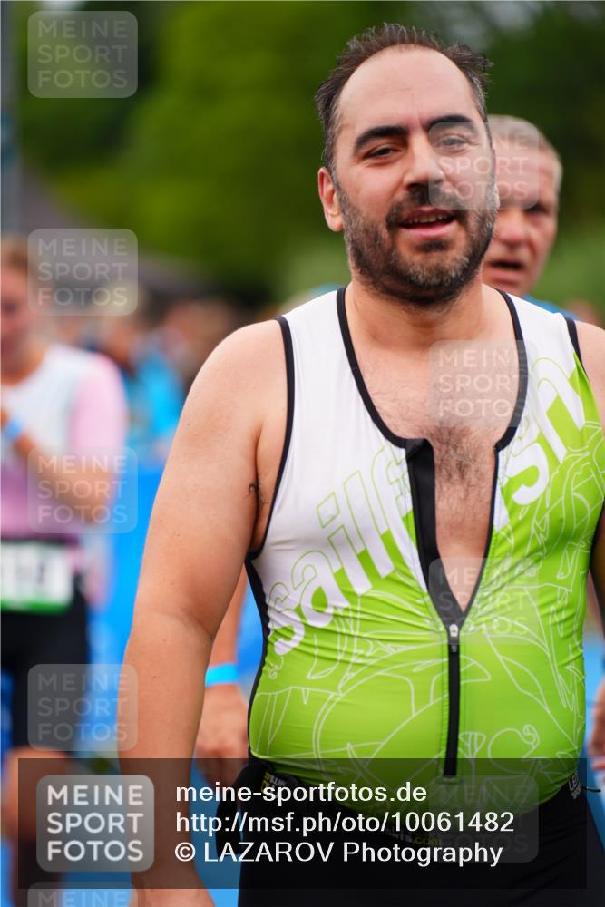 30.08.2026 - Elbe Triathlon Hamburg LAZAROV Photography http://msf.ph/oto/10061482 30.08.2026 11:44:53 Ziel 810, 1082, 1296, 1326 meine-sportfotos.de