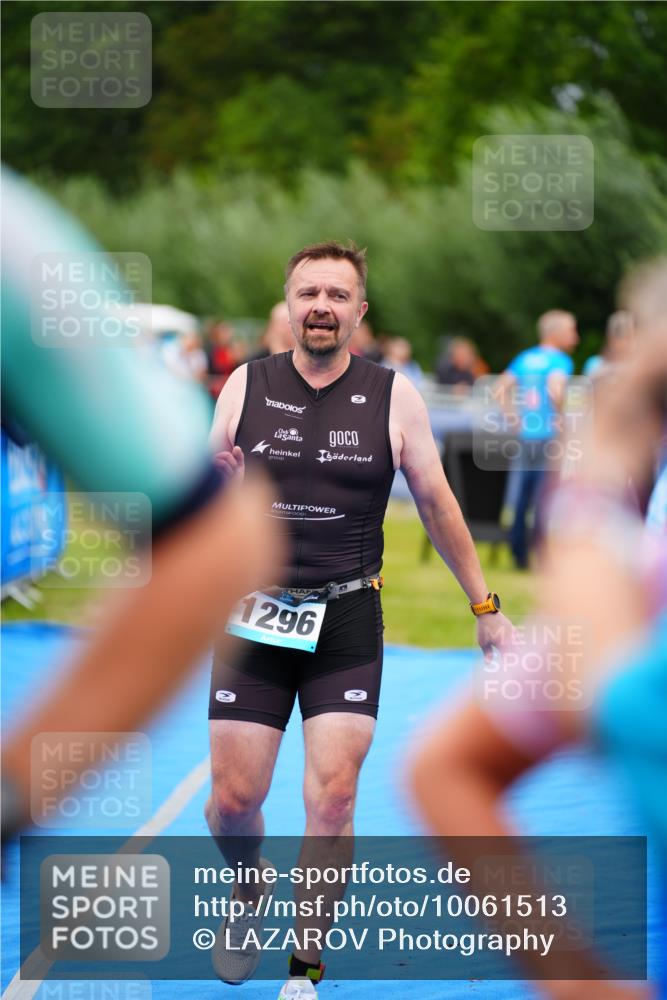 30.08.2026 - Elbe Triathlon Hamburg LAZAROV Photography http://msf.ph/oto/10061513 30.08.2026 11:45:02 Ziel 1296 meine-sportfotos.de