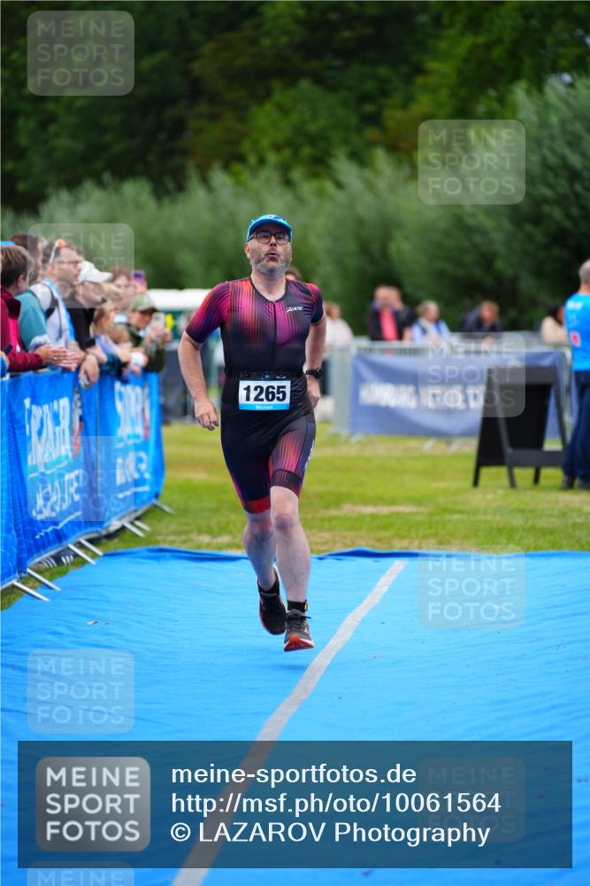30.08.2026 - Elbe Triathlon Hamburg LAZAROV Photography http://msf.ph/oto/10061564 30.08.2026 11:45:17 Ziel 547, 1265 meine-sportfotos.de