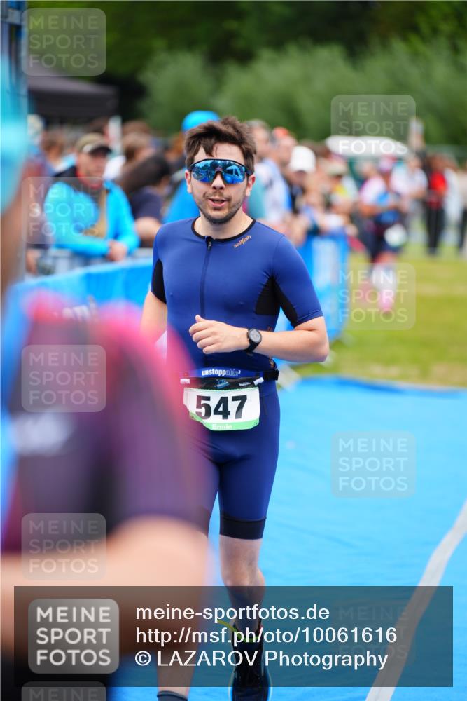 30.08.2026 - Elbe Triathlon Hamburg LAZAROV Photography http://msf.ph/oto/10061616 30.08.2026 11:45:23 Ziel 547, 868, 969 meine-sportfotos.de