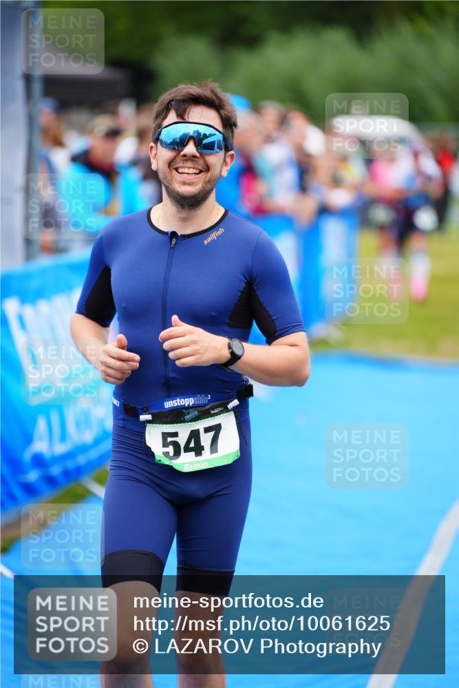 30.08.2026 - Elbe Triathlon Hamburg LAZAROV Photography http://msf.ph/oto/10061625 30.08.2026 11:45:24 Ziel 547, 868, 969 meine-sportfotos.de
