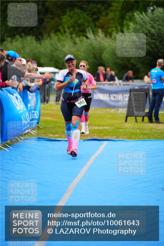 30.08.2026 - Elbe Triathlon Hamburg LAZAROV Photography http://msf.ph/oto/10061643 30.08.2026 11:45:28 Ziel 868, 969 meine-sportfotos.de