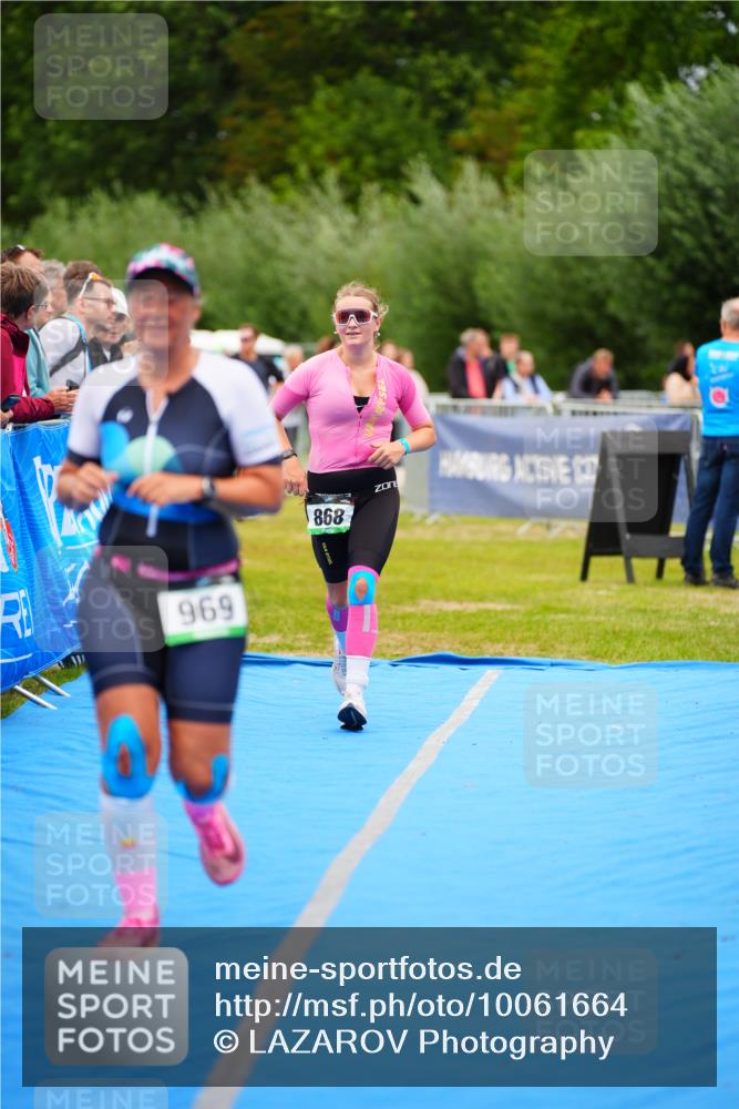 30.08.2026 - Elbe Triathlon Hamburg LAZAROV Photography http://msf.ph/oto/10061664 30.08.2026 11:45:30 Ziel 868, 969 meine-sportfotos.de
