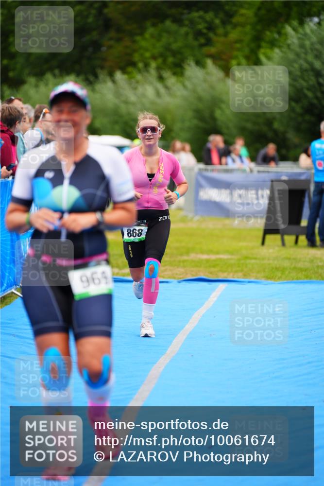 30.08.2026 - Elbe Triathlon Hamburg LAZAROV Photography http://msf.ph/oto/10061674 30.08.2026 11:45:31 Ziel 868, 969, 985 meine-sportfotos.de