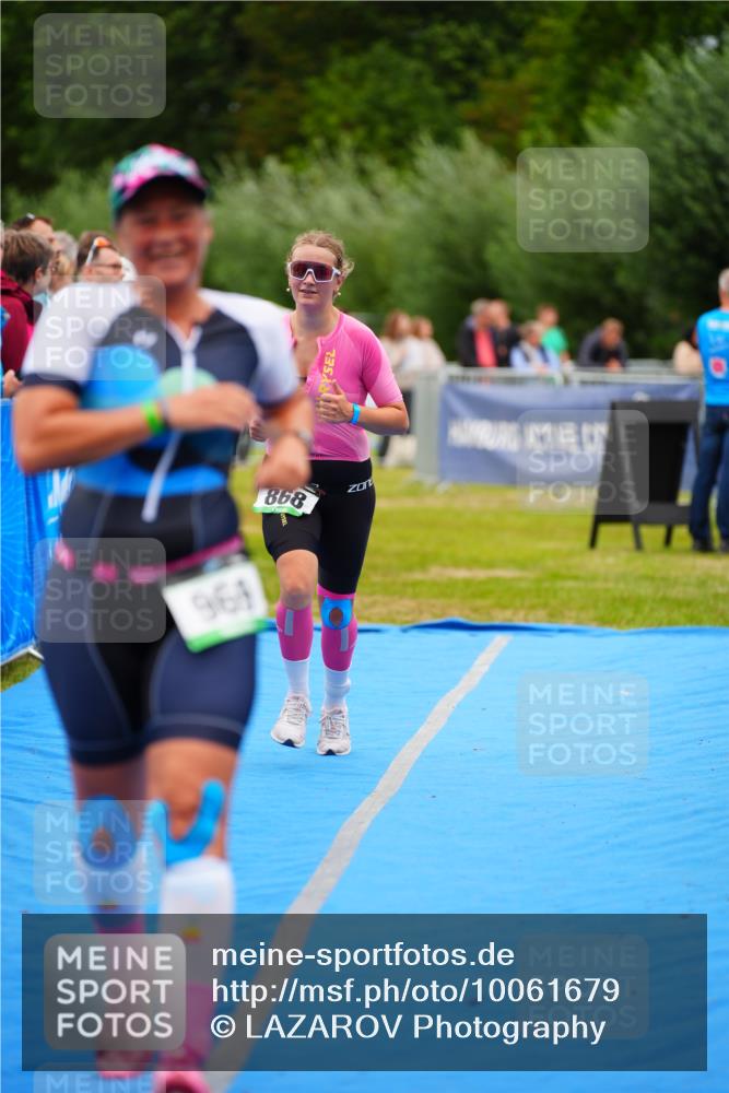 30.08.2026 - Elbe Triathlon Hamburg LAZAROV Photography http://msf.ph/oto/10061679 30.08.2026 11:45:31 Ziel 868, 969, 985 meine-sportfotos.de