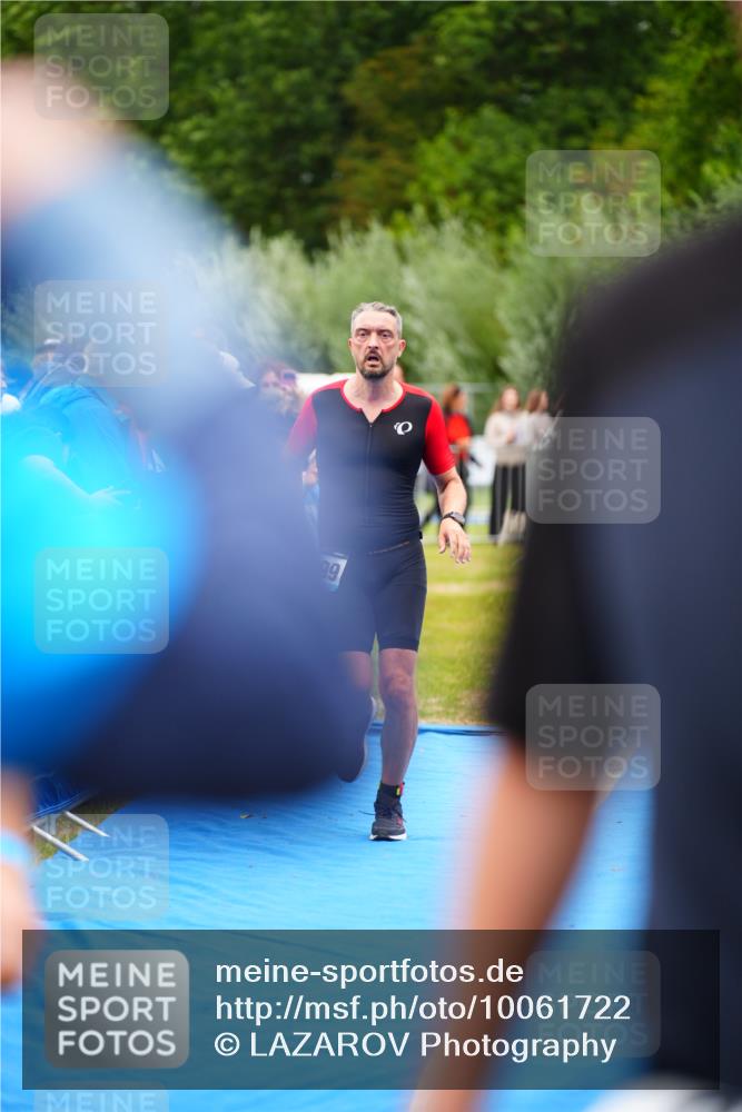 30.08.2026 - Elbe Triathlon Hamburg LAZAROV Photography http://msf.ph/oto/10061722 30.08.2026 11:45:47 Ziel 713, 1248, 1299 meine-sportfotos.de