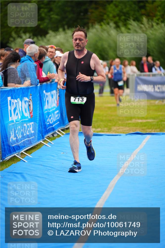 30.08.2026 - Elbe Triathlon Hamburg LAZAROV Photography http://msf.ph/oto/10061749 30.08.2026 11:45:54 Ziel 713, 1338 meine-sportfotos.de