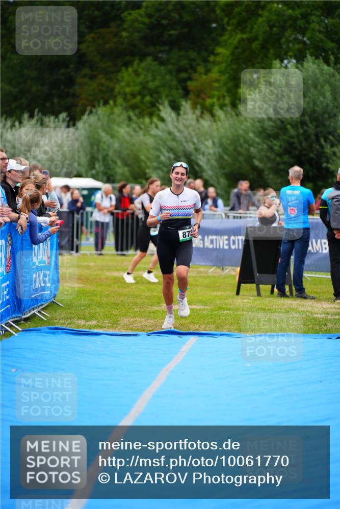 30.08.2026 - Elbe Triathlon Hamburg LAZAROV Photography http://msf.ph/oto/10061770 30.08.2026 11:46:09 Ziel 873 meine-sportfotos.de