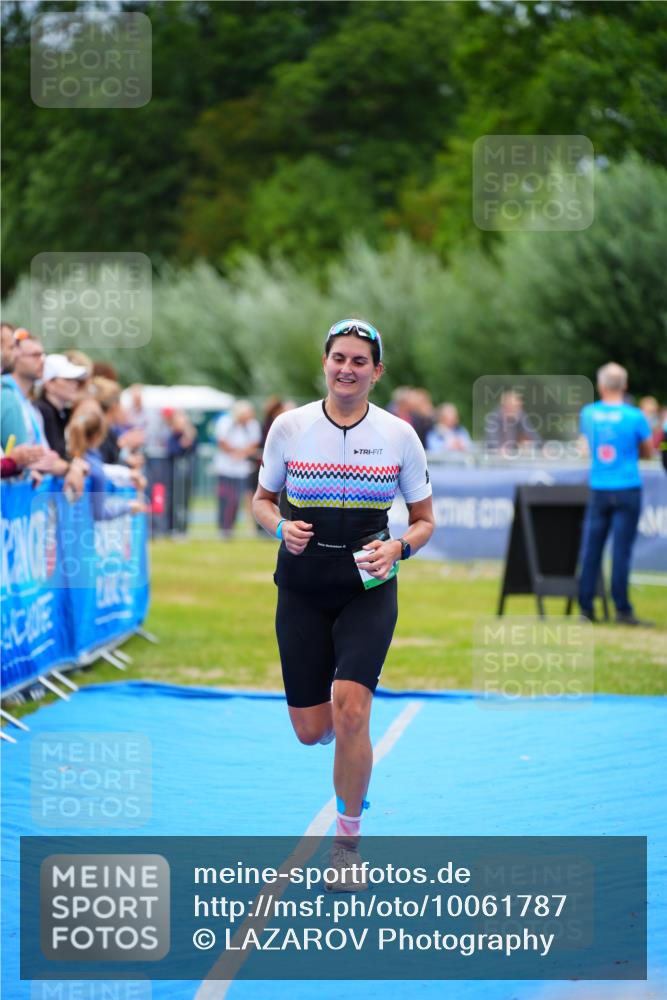 30.08.2026 - Elbe Triathlon Hamburg LAZAROV Photography http://msf.ph/oto/10061787 30.08.2026 11:46:12 Ziel 873 meine-sportfotos.de