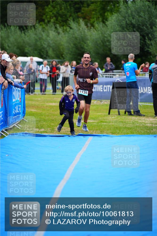 30.08.2026 - Elbe Triathlon Hamburg LAZAROV Photography http://msf.ph/oto/10061813 30.08.2026 11:46:27 Ziel 1135 meine-sportfotos.de