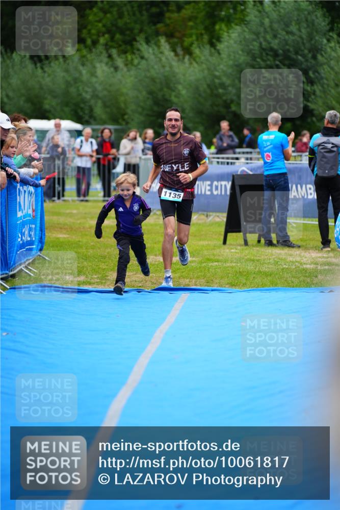 30.08.2026 - Elbe Triathlon Hamburg LAZAROV Photography http://msf.ph/oto/10061817 30.08.2026 11:46:27 Ziel 1135 meine-sportfotos.de