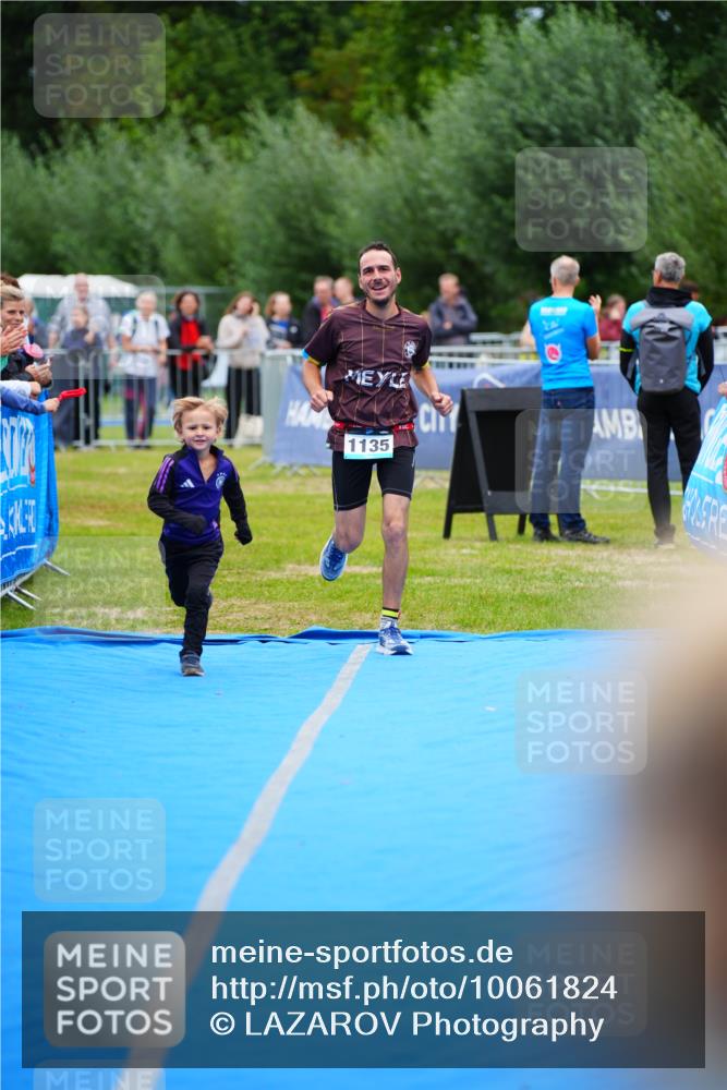 30.08.2026 - Elbe Triathlon Hamburg LAZAROV Photography http://msf.ph/oto/10061824 30.08.2026 11:46:27 Ziel 1135 meine-sportfotos.de