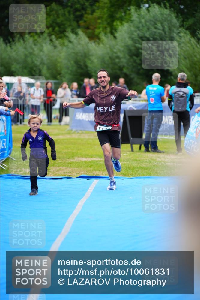30.08.2026 - Elbe Triathlon Hamburg LAZAROV Photography http://msf.ph/oto/10061831 30.08.2026 11:46:28 Ziel 1135 meine-sportfotos.de