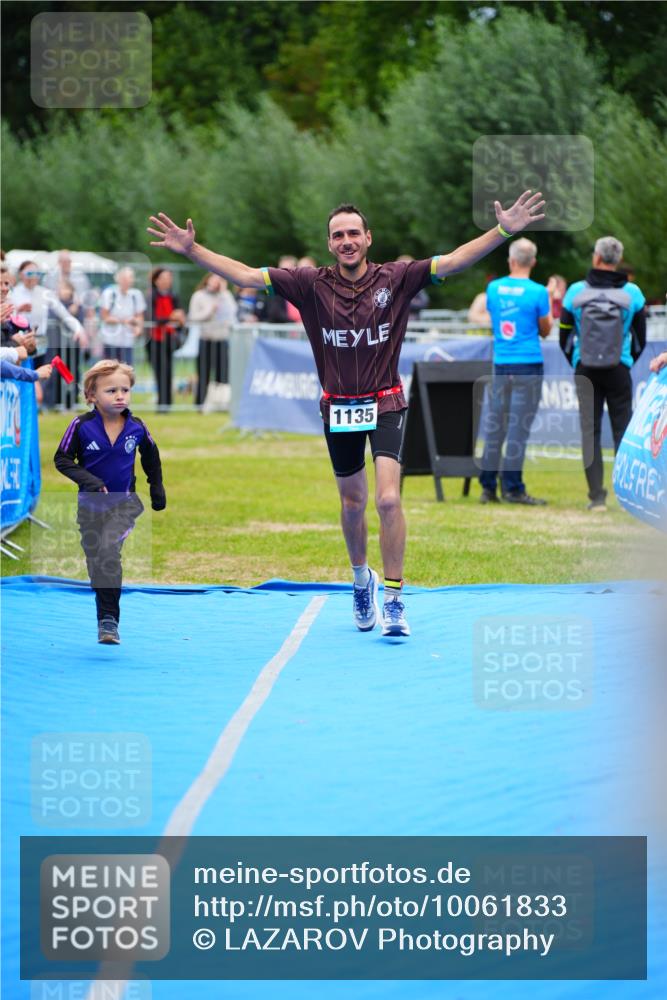 30.08.2026 - Elbe Triathlon Hamburg LAZAROV Photography http://msf.ph/oto/10061833 30.08.2026 11:46:28 Ziel 1135 meine-sportfotos.de