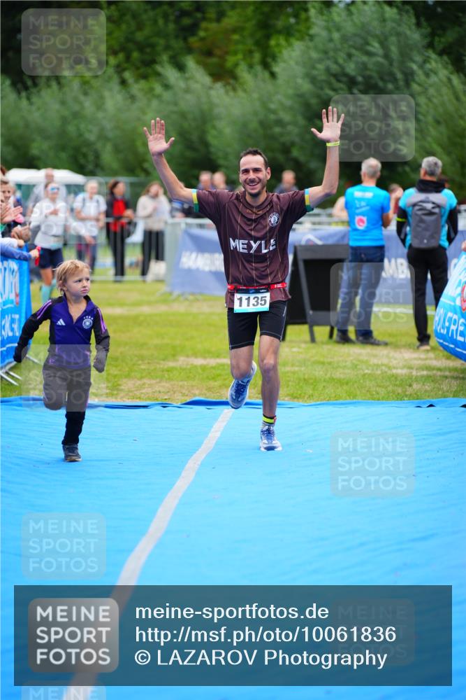 30.08.2026 - Elbe Triathlon Hamburg LAZAROV Photography http://msf.ph/oto/10061836 30.08.2026 11:46:28 Ziel 1135 meine-sportfotos.de