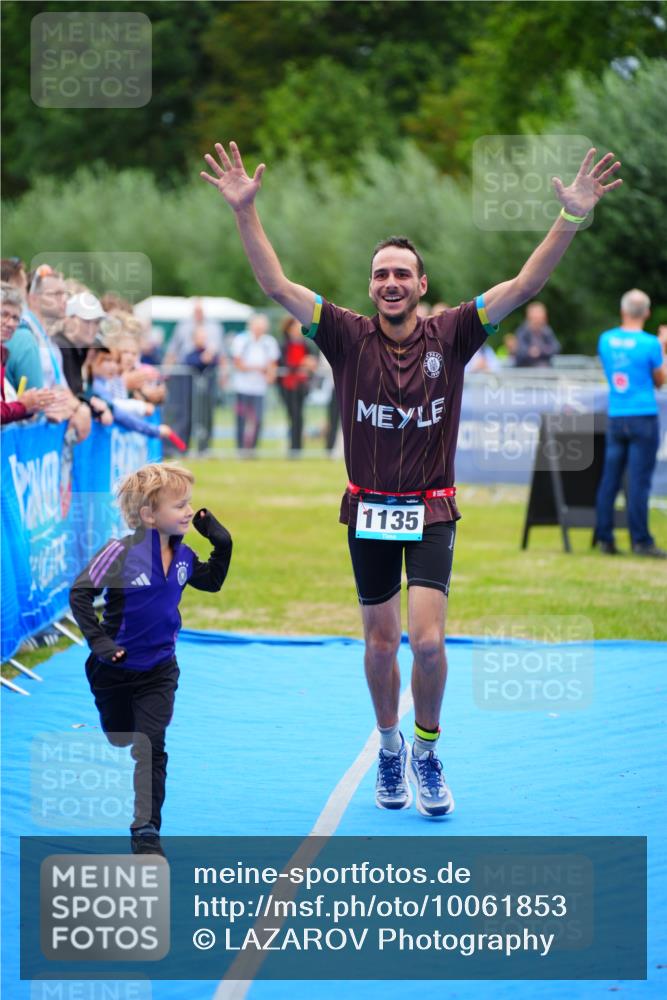 30.08.2026 - Elbe Triathlon Hamburg LAZAROV Photography http://msf.ph/oto/10061853 30.08.2026 11:46:29 Ziel 1135 meine-sportfotos.de