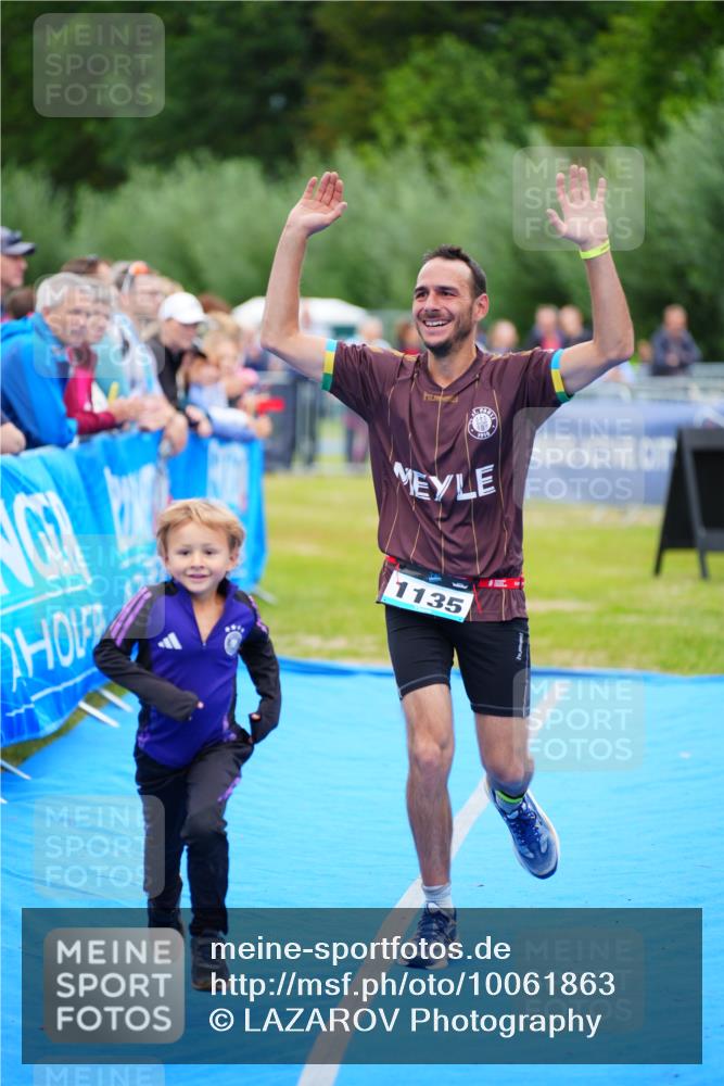 30.08.2026 - Elbe Triathlon Hamburg LAZAROV Photography http://msf.ph/oto/10061863 30.08.2026 11:46:30 Ziel 1135 meine-sportfotos.de