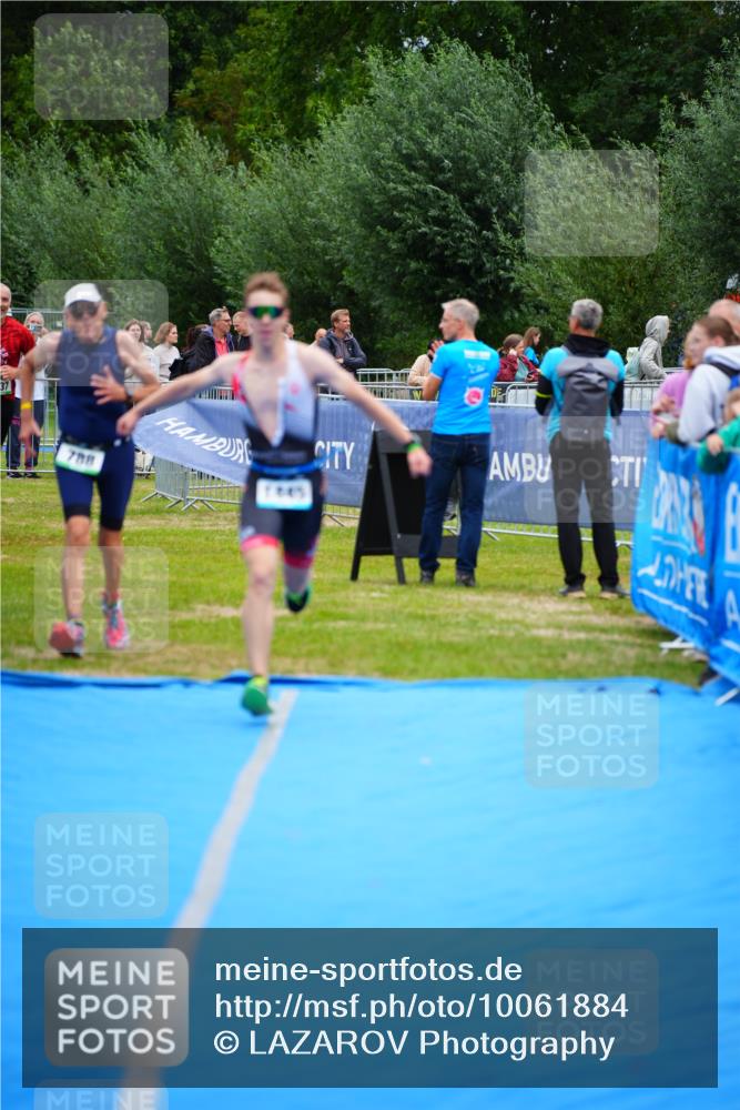 30.08.2026 - Elbe Triathlon Hamburg LAZAROV Photography http://msf.ph/oto/10061884 30.08.2026 11:46:56 Ziel 737, 788, 1445 meine-sportfotos.de