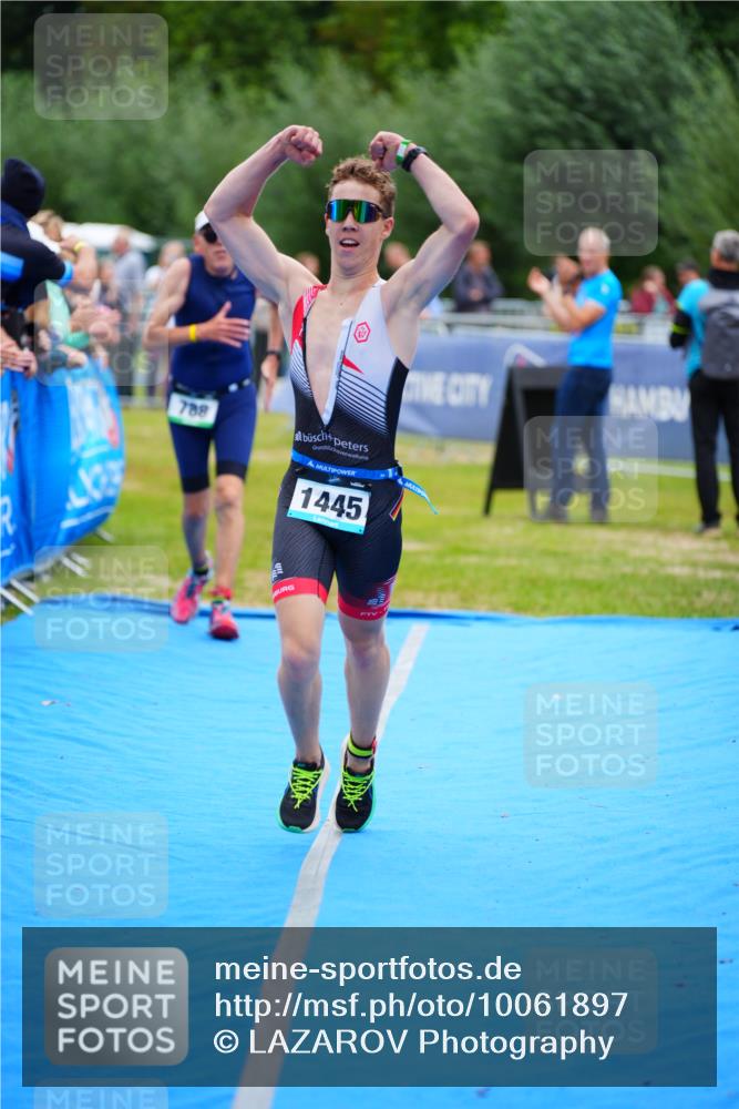 30.08.2026 - Elbe Triathlon Hamburg LAZAROV Photography http://msf.ph/oto/10061897 30.08.2026 11:46:57 Ziel 737, 788, 1445 meine-sportfotos.de