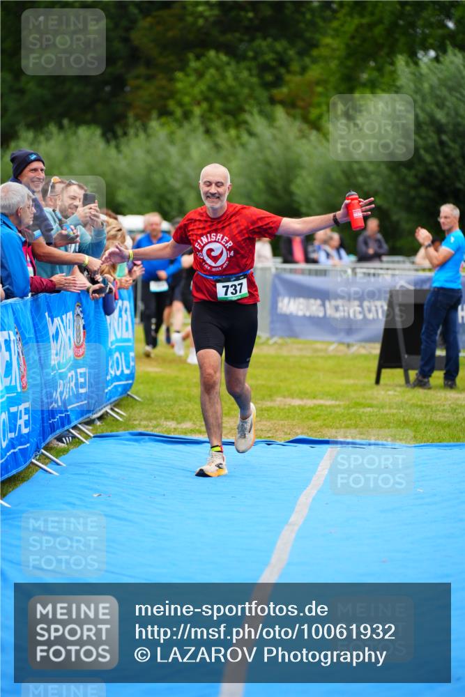 30.08.2026 - Elbe Triathlon Hamburg LAZAROV Photography http://msf.ph/oto/10061932 30.08.2026 11:47:02 Ziel 737, 788, 1294 meine-sportfotos.de