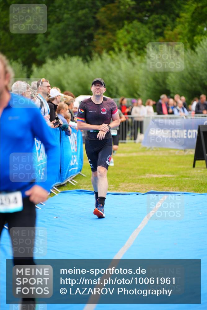 30.08.2026 - Elbe Triathlon Hamburg LAZAROV Photography http://msf.ph/oto/10061961 30.08.2026 11:47:10 Ziel 1294, 1311, 1379 meine-sportfotos.de