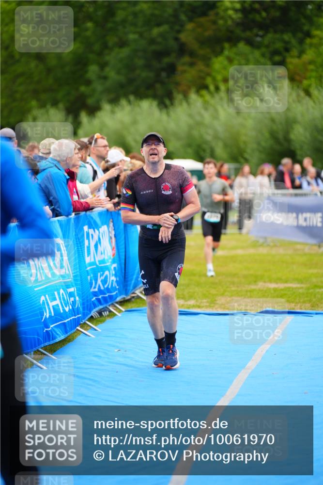 30.08.2026 - Elbe Triathlon Hamburg LAZAROV Photography http://msf.ph/oto/10061970 30.08.2026 11:47:10 Ziel 1294, 1311, 1379 meine-sportfotos.de