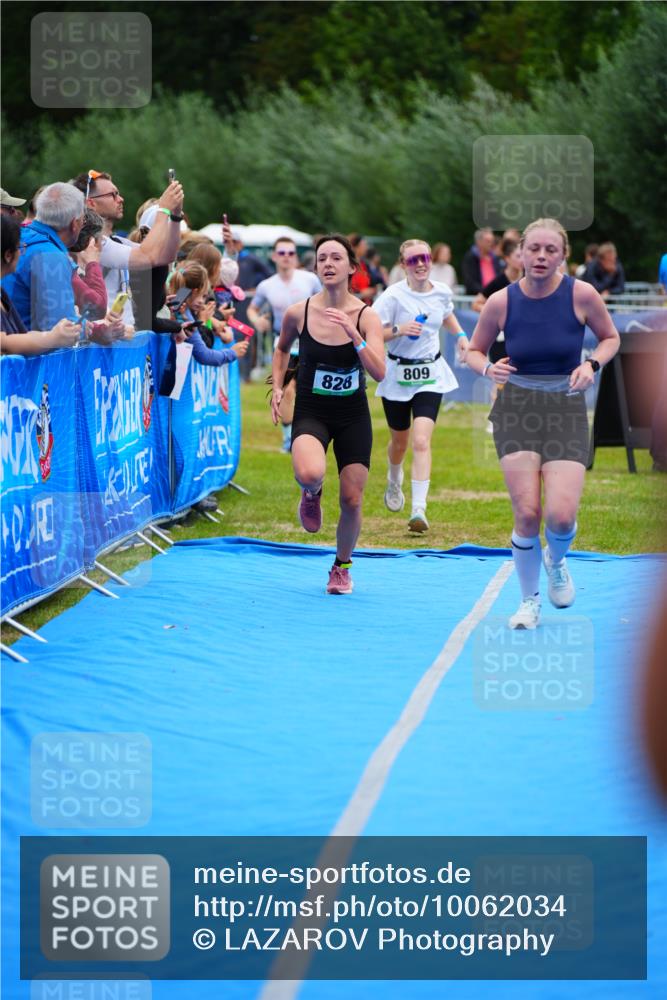 30.08.2026 - Elbe Triathlon Hamburg LAZAROV Photography http://msf.ph/oto/10062034 30.08.2026 11:47:28 Ziel 809, 814, 828, 1383 meine-sportfotos.de
