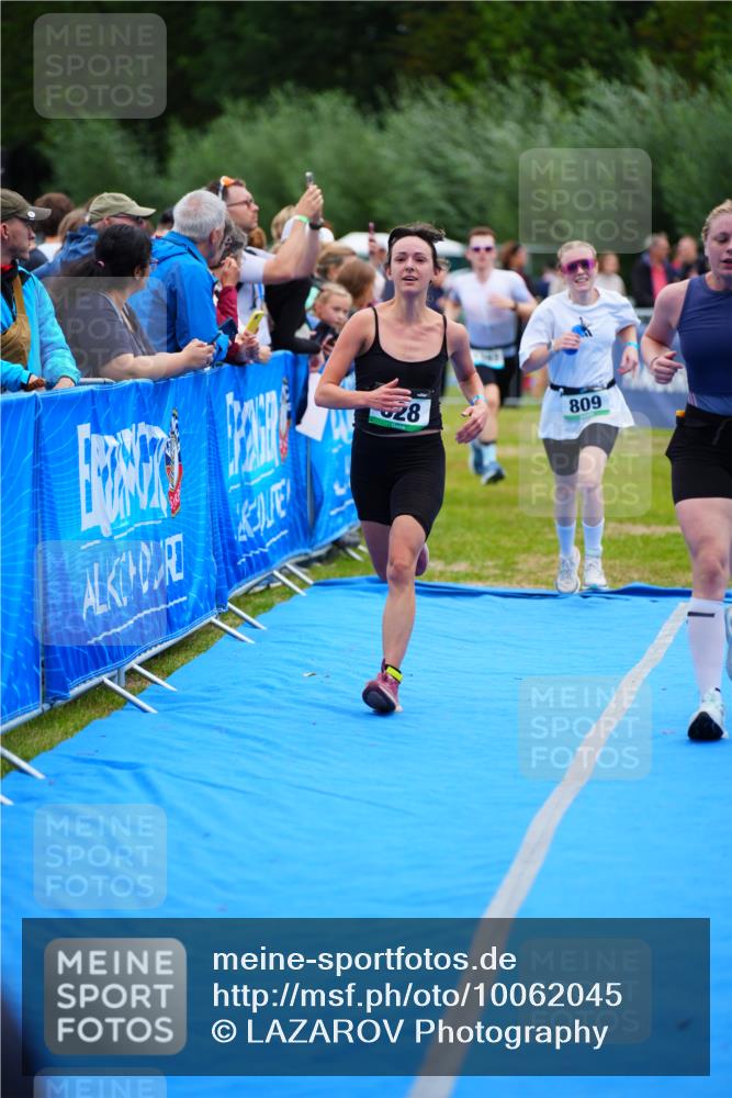 30.08.2026 - Elbe Triathlon Hamburg LAZAROV Photography http://msf.ph/oto/10062045 30.08.2026 11:47:28 Ziel 809, 814, 828, 1383 meine-sportfotos.de