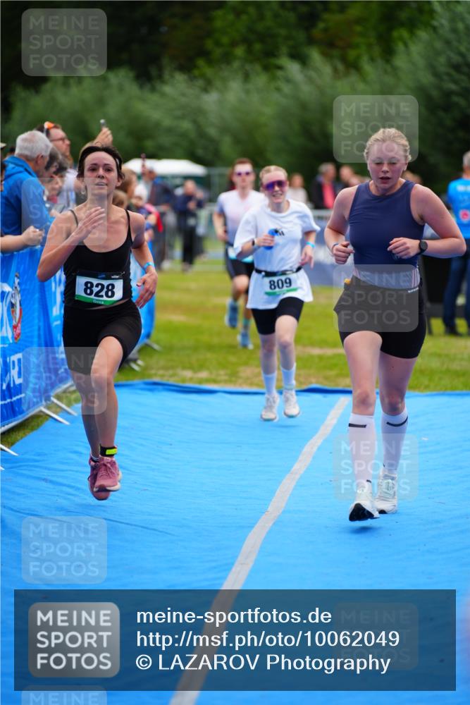 30.08.2026 - Elbe Triathlon Hamburg LAZAROV Photography http://msf.ph/oto/10062049 30.08.2026 11:47:29 Ziel 809, 814, 828, 857, 1383 meine-sportfotos.de