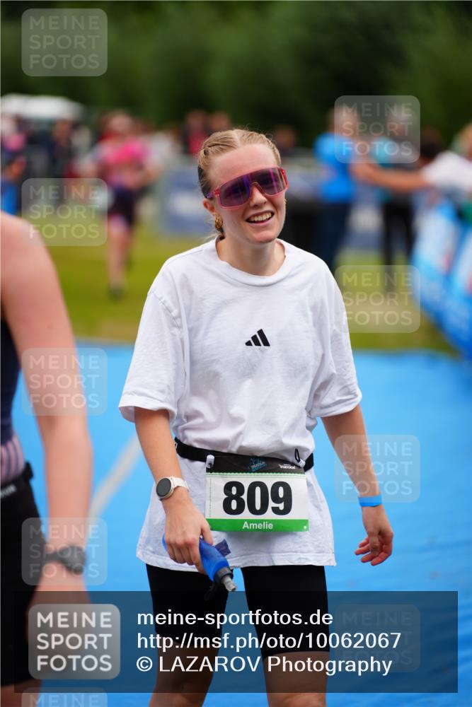 30.08.2026 - Elbe Triathlon Hamburg LAZAROV Photography http://msf.ph/oto/10062067 30.08.2026 11:47:34 Ziel 809, 857, 1383 meine-sportfotos.de