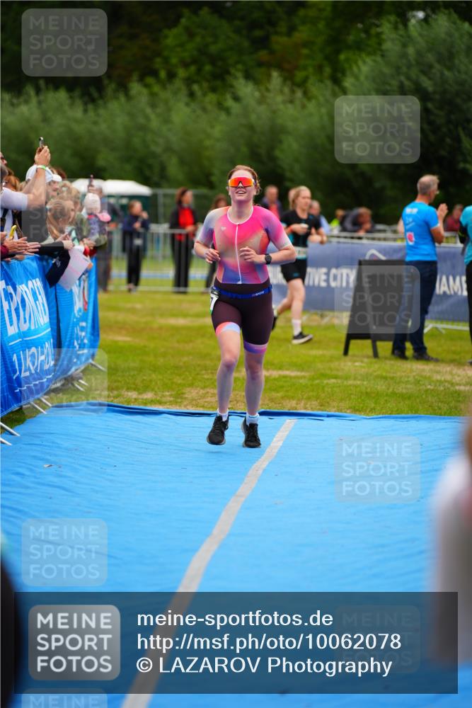 30.08.2026 - Elbe Triathlon Hamburg LAZAROV Photography http://msf.ph/oto/10062078 30.08.2026 11:47:36 Ziel 857, 1383 meine-sportfotos.de