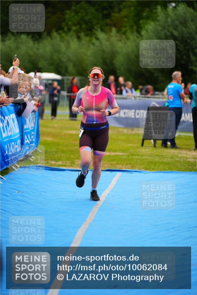 30.08.2026 - Elbe Triathlon Hamburg LAZAROV Photography http://msf.ph/oto/10062084 30.08.2026 11:47:37 Ziel 857 meine-sportfotos.de