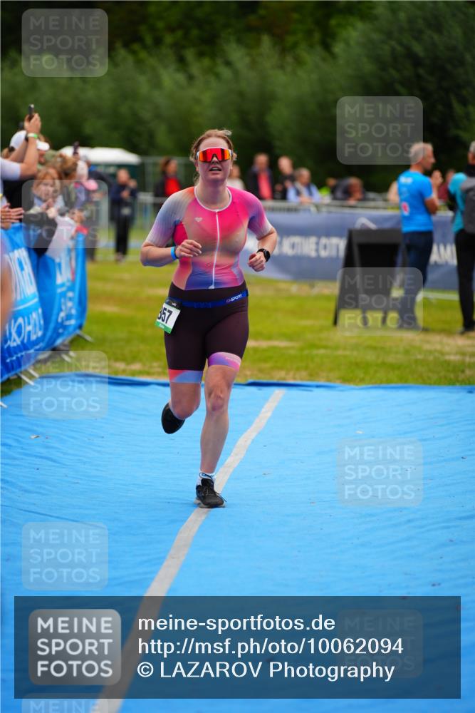30.08.2026 - Elbe Triathlon Hamburg LAZAROV Photography http://msf.ph/oto/10062094 30.08.2026 11:47:38 Ziel 857 meine-sportfotos.de