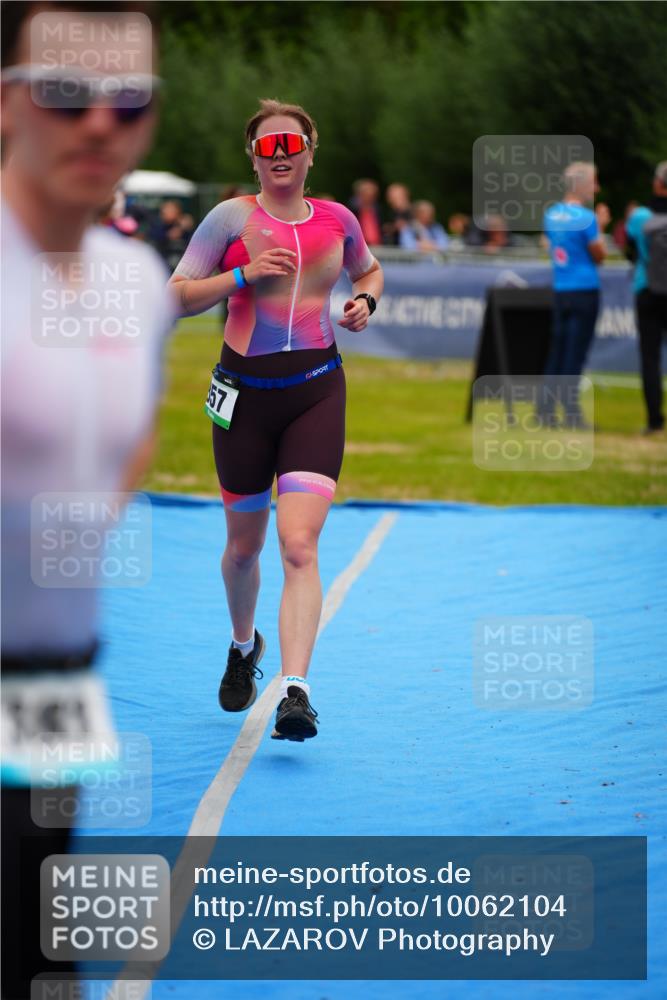 30.08.2026 - Elbe Triathlon Hamburg LAZAROV Photography http://msf.ph/oto/10062104 30.08.2026 11:47:38 Ziel 857 meine-sportfotos.de
