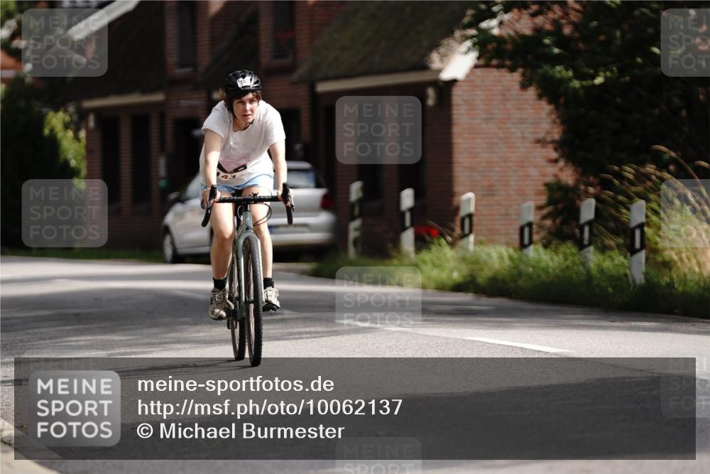 30.08.2026 - Elbe Triathlon Hamburg Michael Burmester http://msf.ph/oto/10062137 30.08.2026 14:34:43 Radfahren 143 meine-sportfotos.de