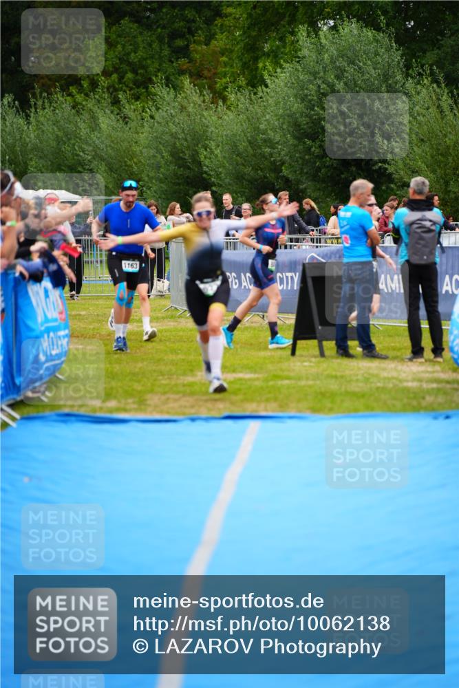 30.08.2026 - Elbe Triathlon Hamburg LAZAROV Photography http://msf.ph/oto/10062138 30.08.2026 11:47:57 Ziel 914, 927, 1163, 1421 meine-sportfotos.de